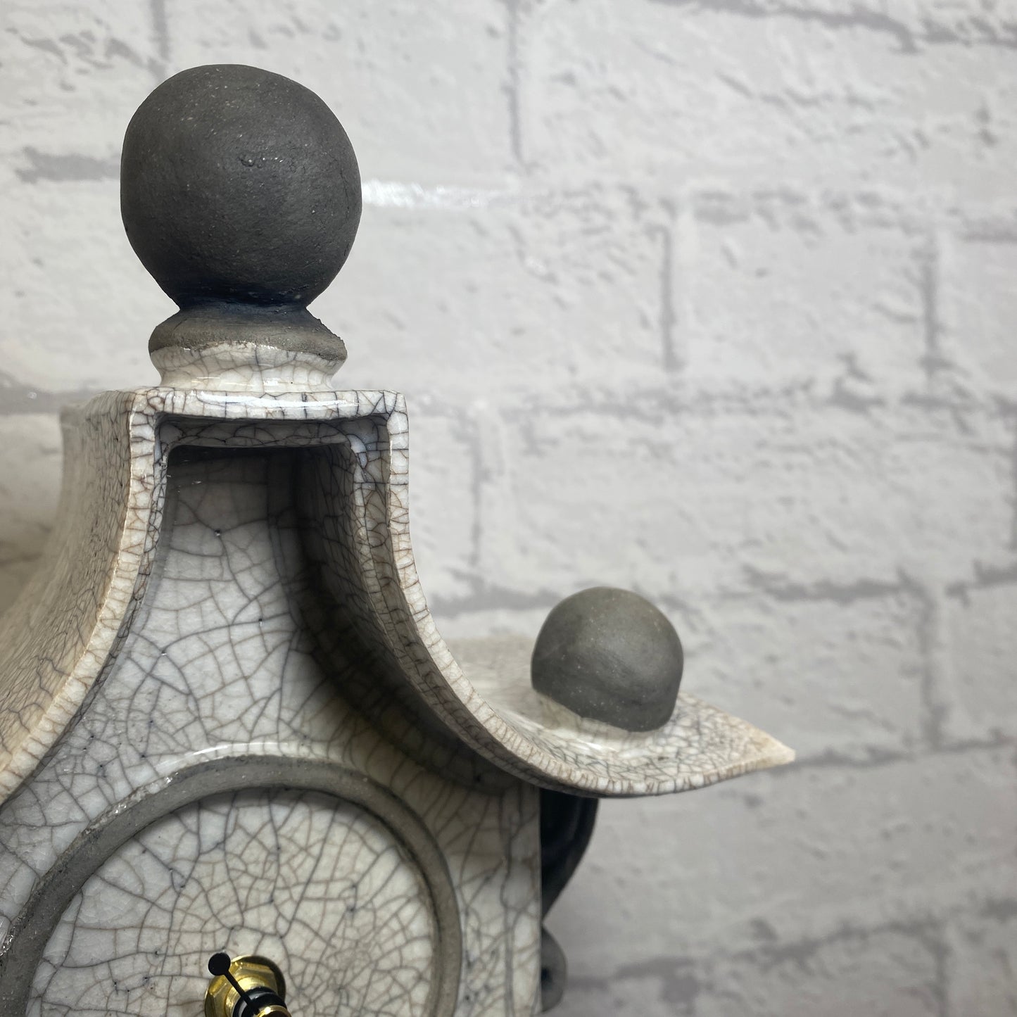 Stonesplitter Medium Mantle Clock White