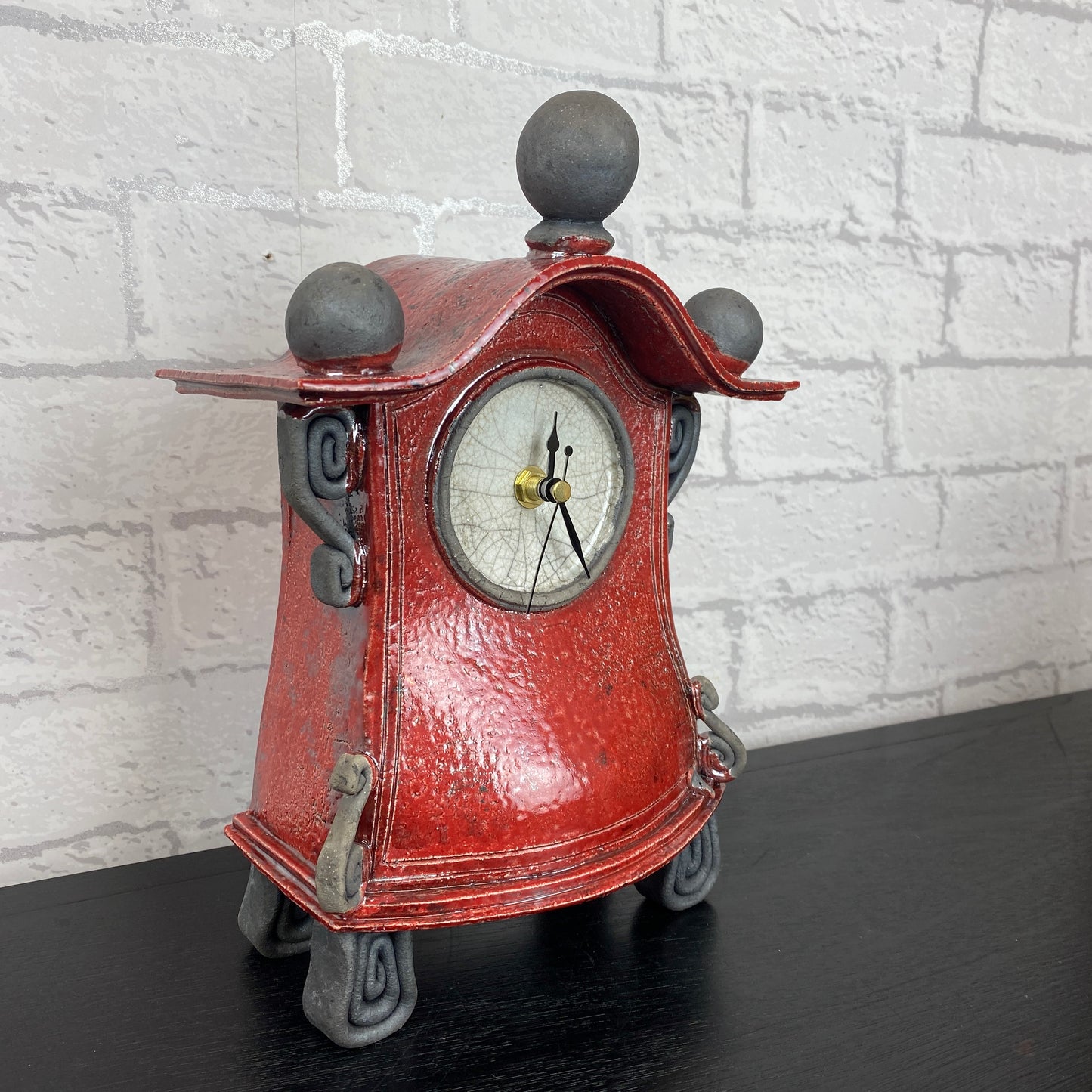 Stonesplitter Medium Mantle Clock Red