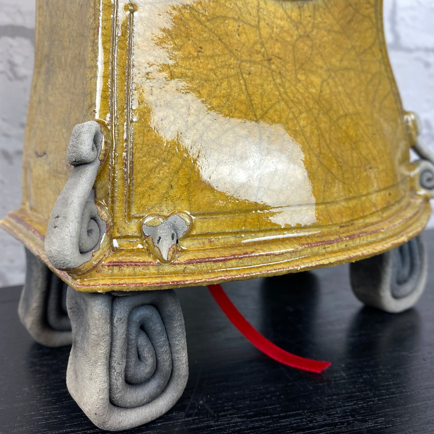 Stonesplitter Medium Mantle Clock Ochre
