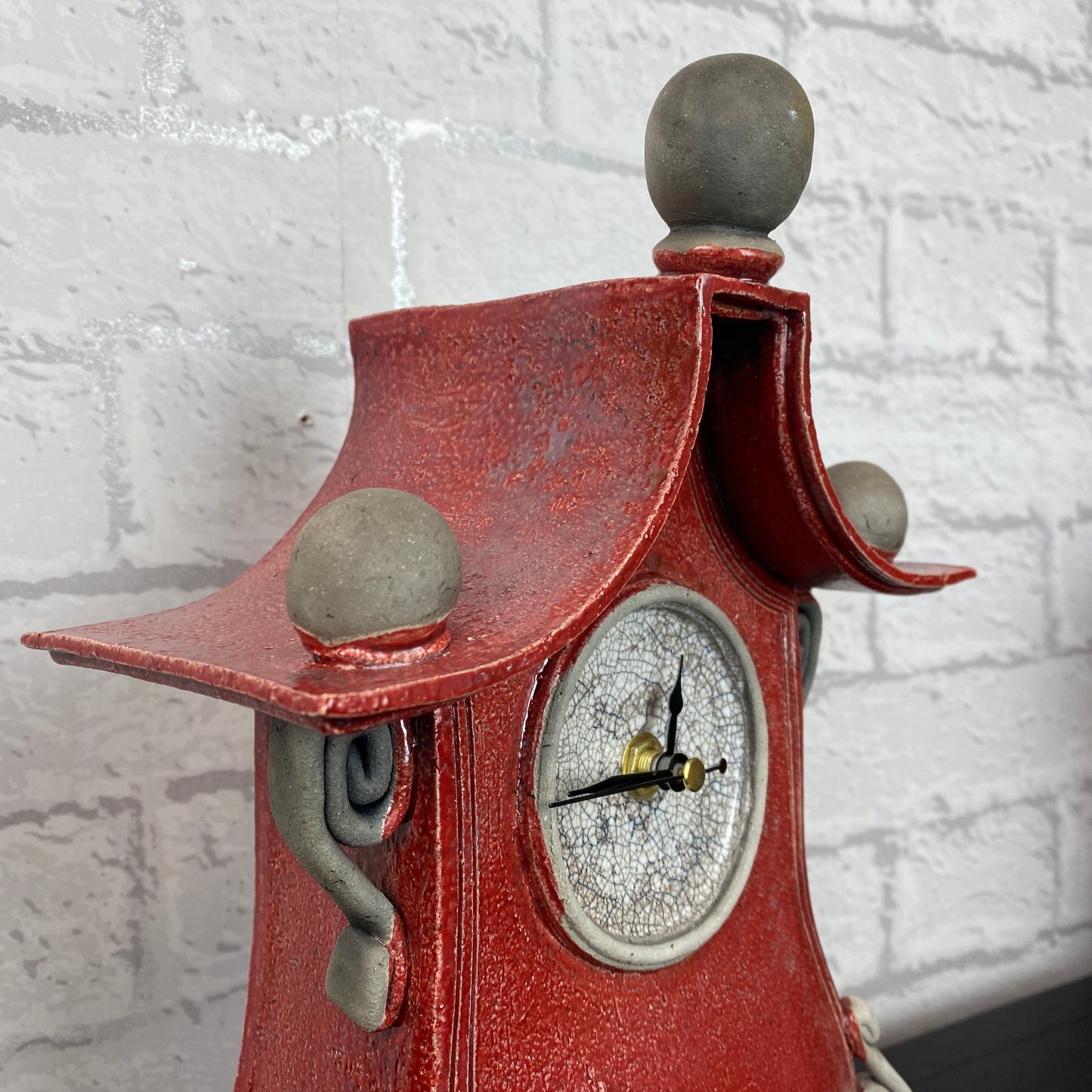Stonesplitter Medium Mantle Clock Red