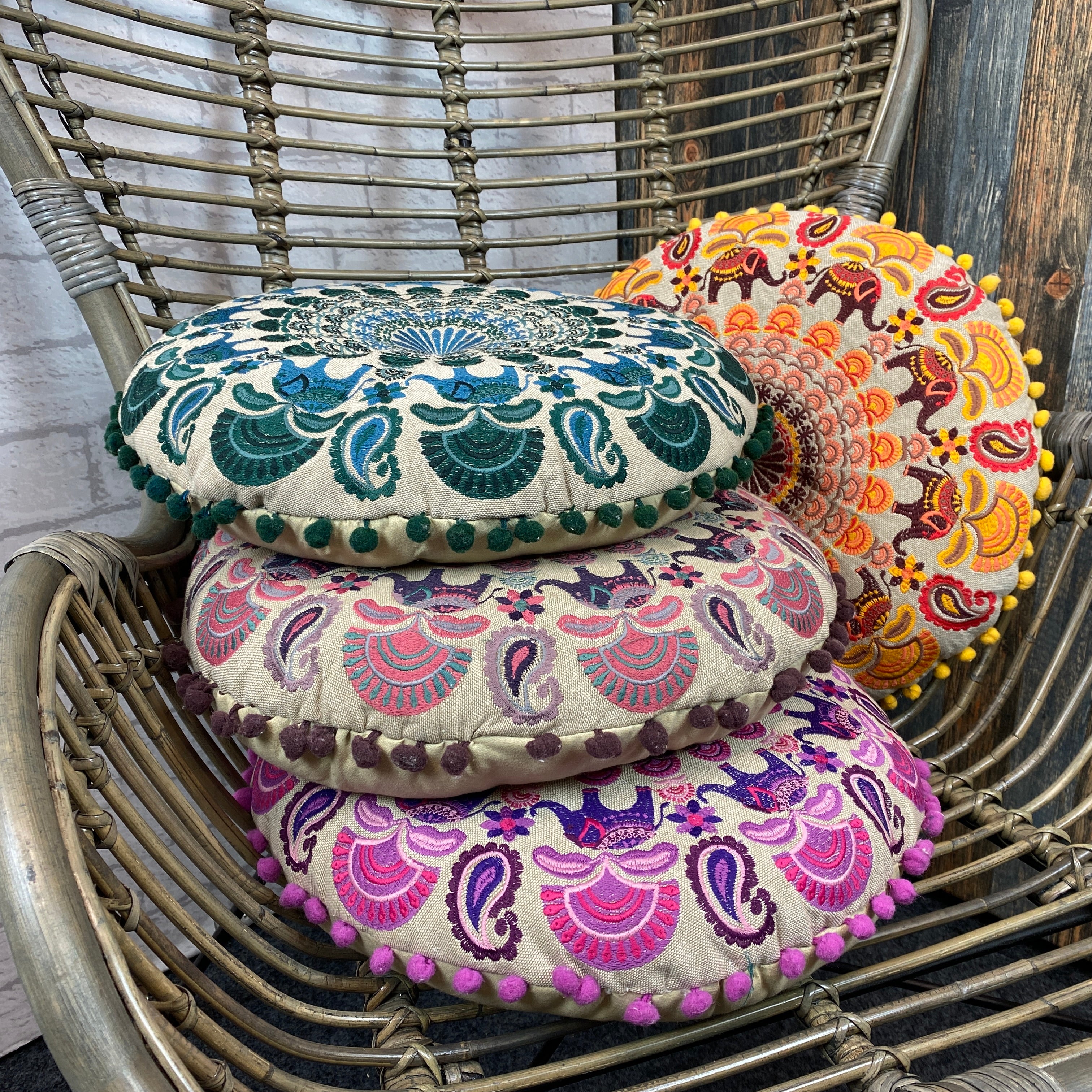 Round pillows clearance